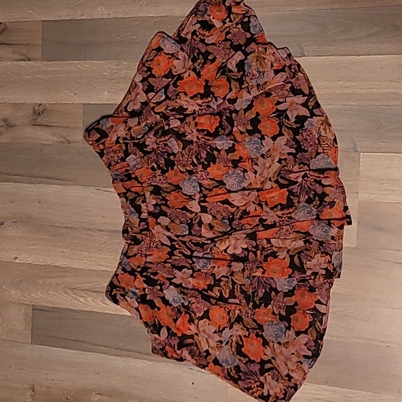 Torrid Mini Crinkle Tiered Skirt Floral Print High Wasted Size 1 (1X Plus Size) - Picture 4 of 7